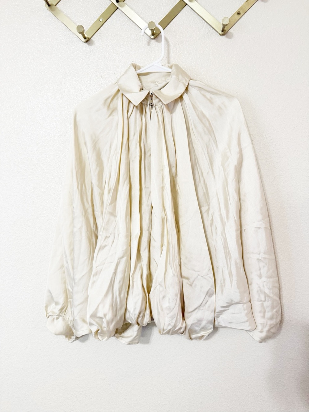 Zara Satin Bomber Bubble Voluminous Satin Puffed Cream Ivory Jacket size medium - Picture 13 of 16